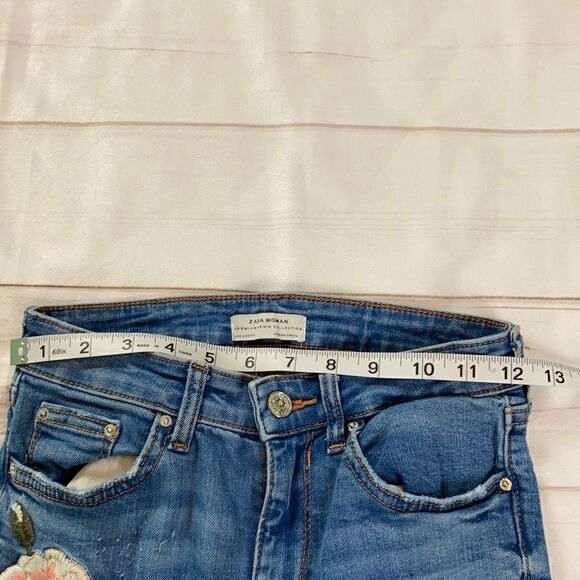 Zara Woman’s Embroidered Flower Jeans - Picture 3 of 10